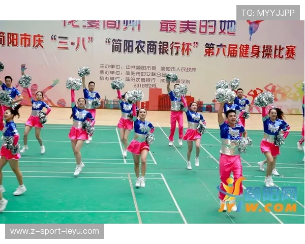 “简阳文体中心羽毛球赛事:技术高超选手争锋决胜”